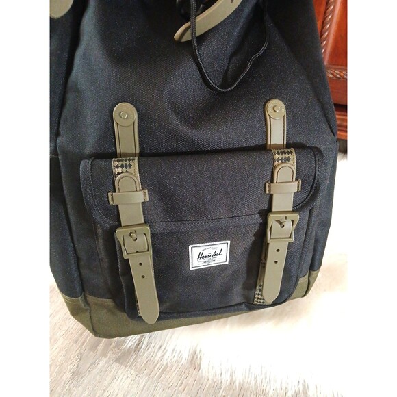 Herschel Supply Co. Large Backpack Black/Olive Green Pre-Owned Excellent - Picture 7 of 12